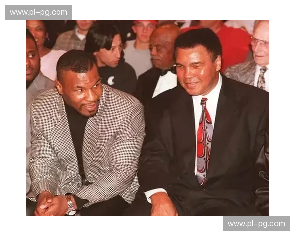 历史的碰撞：布洛克与泰森，两位拳击巨星的传奇对决